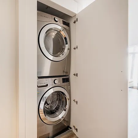 Westview Luxury Suites-3